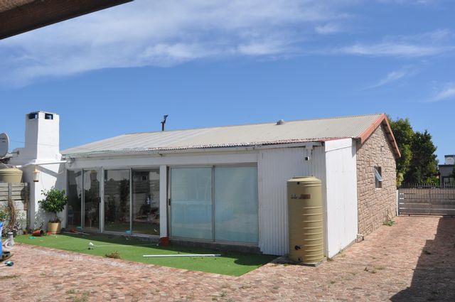 5 Bedroom Property for Sale in Sandbaai Western Cape